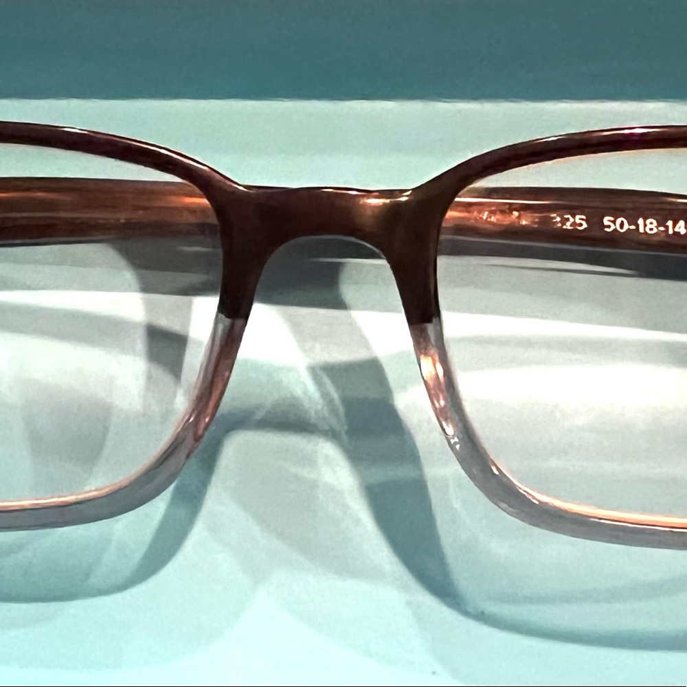 Wilkie in Eastern Bluebird Fade. Never-fail frame, with a sloped browline. - Picture 6 of 8